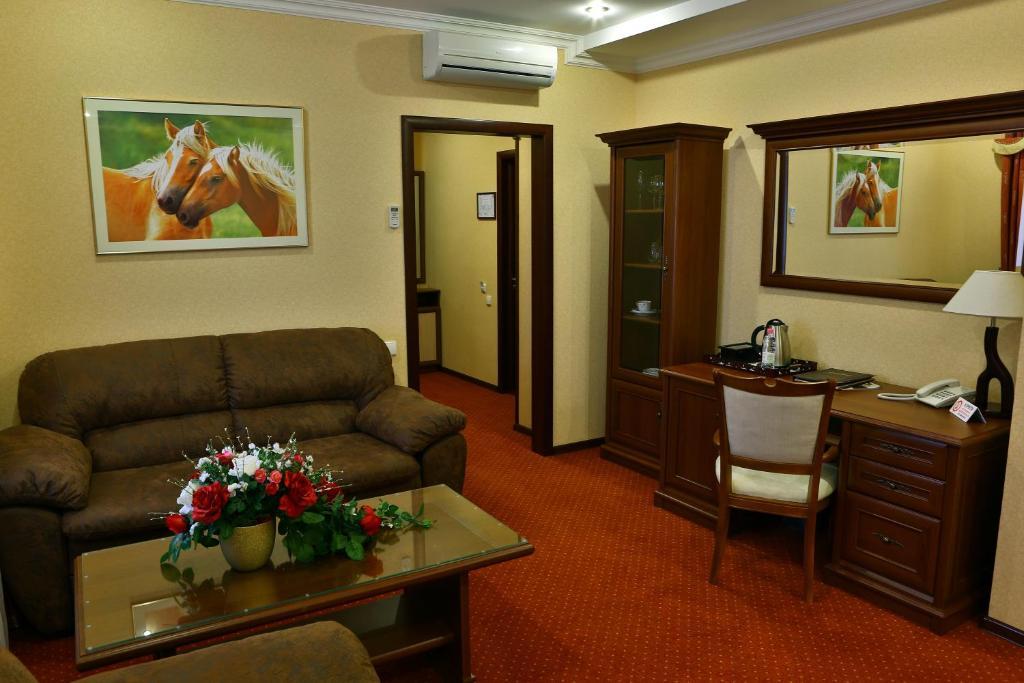 Hotel Ukraine Rivne Room photo